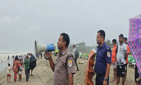 বৈরী আবহাওয়ায় ট্যুরিস্ট পুলিশ কক্সবাজার রিজিয়ন কর্তৃক অতীব জরুরী কিছু নির্দেশনা