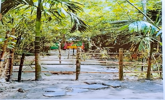 লালমনিরহাটে রাস্তা বন্ধ করে দেয়ায় তিন শতাধিক পরিবার মারাত্মক সমস্যায় 
