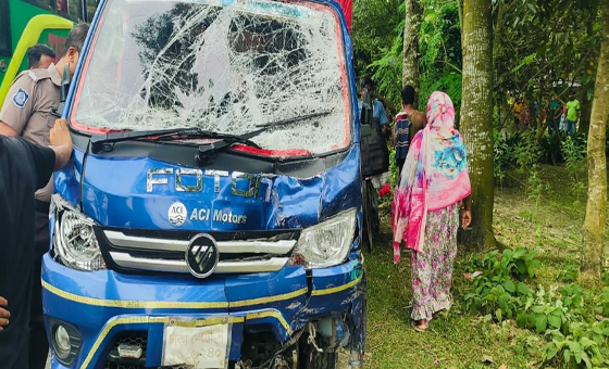 ঠাকুরগাঁওয়ে পিকআপ, মোটরসাইকেল ও অটোরিকশার সংঘর্ষে নিহত ২, আহত ৪, চালক আটক