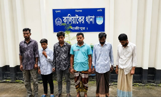 কালিয়াকৈরে চুরির ঘটনায় ৬ জন যুবক গ্রেফতার