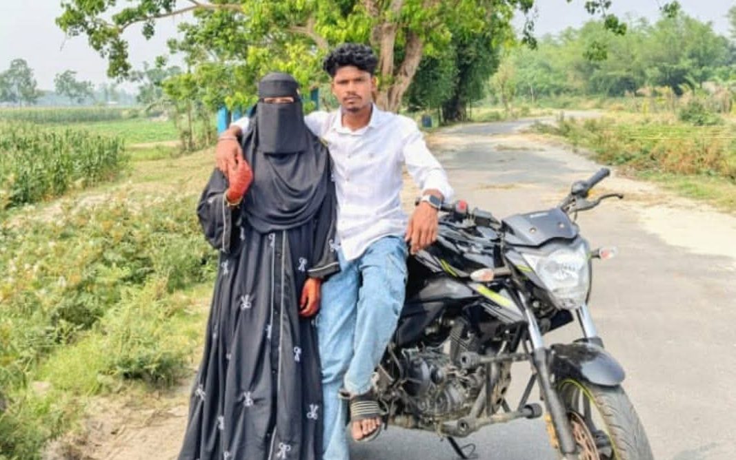 বিয়ের দাবিতে প্রেমিকের বাড়িতে এসএসসি পরীক্ষার্থীর অনশন
