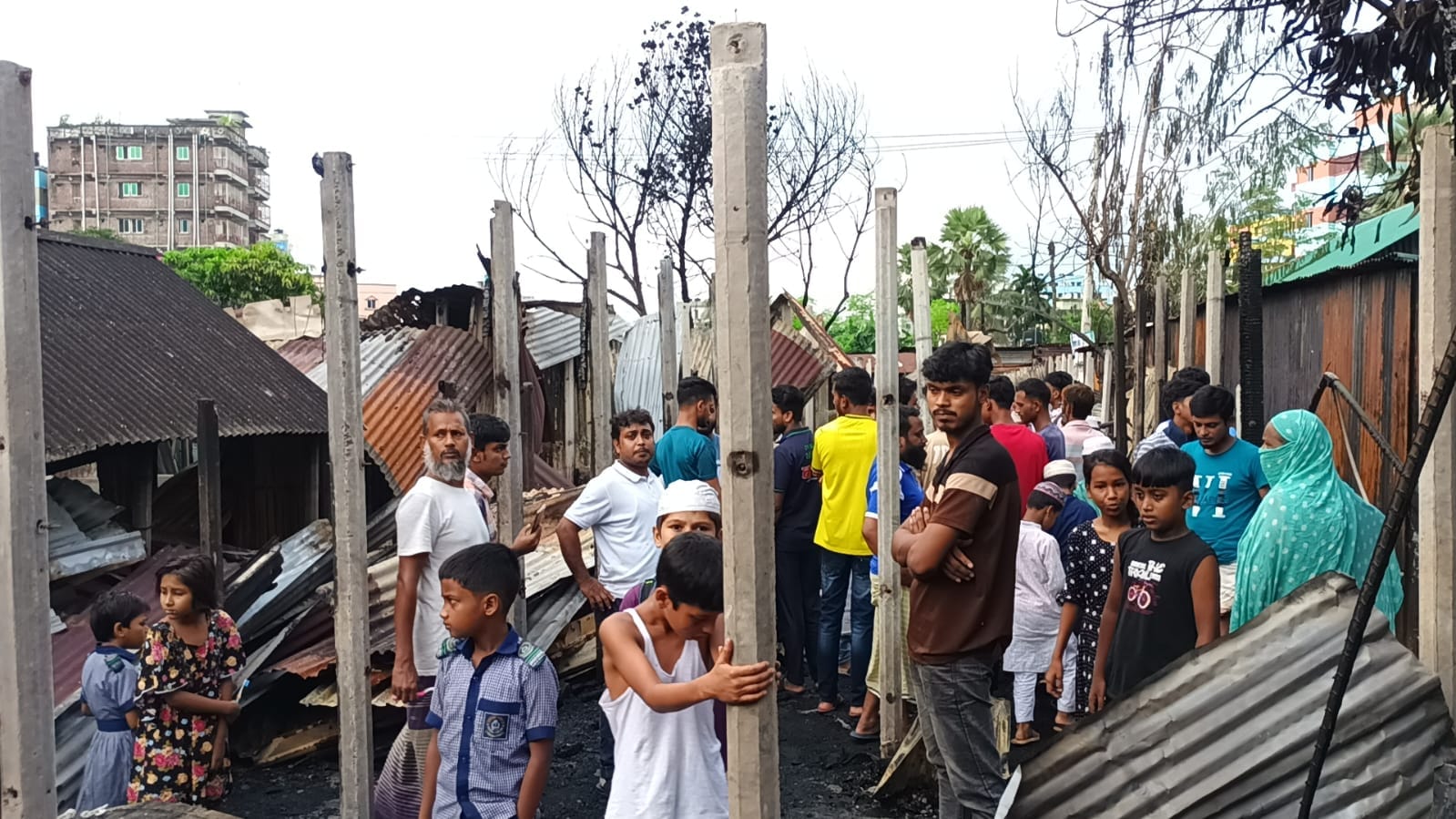 কালিয়াকৈর দুইটি কলোনির ২৩টি কক্ষ আগুনে পুড়ে ছাই