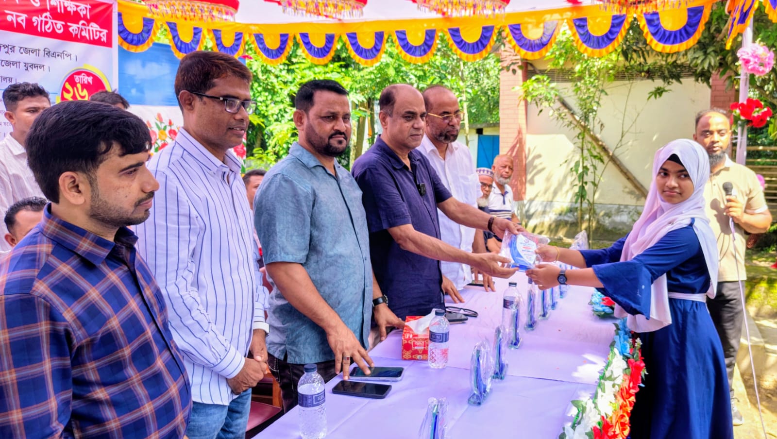 নবুরকান্দি সরকারি প্রাথমিক বিদ্যালয়ে সংবর্ধনা শ্রেষ্ঠ শিক্ষক, কৃতি শিক্ষার্থী ও ম্যানেজিং কমিটির সদস্যদের সম্মাননা