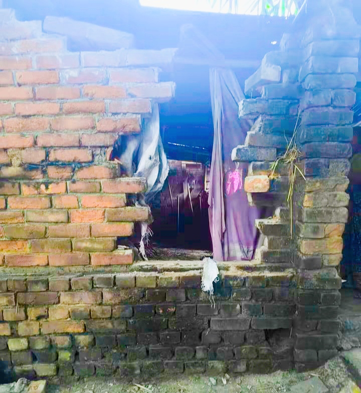 জয়পুরহাটের পাঁচবিবিতে গোয়াল ঘরের সিঁদ কেটে দুটি বিদেশি গরু চুরি