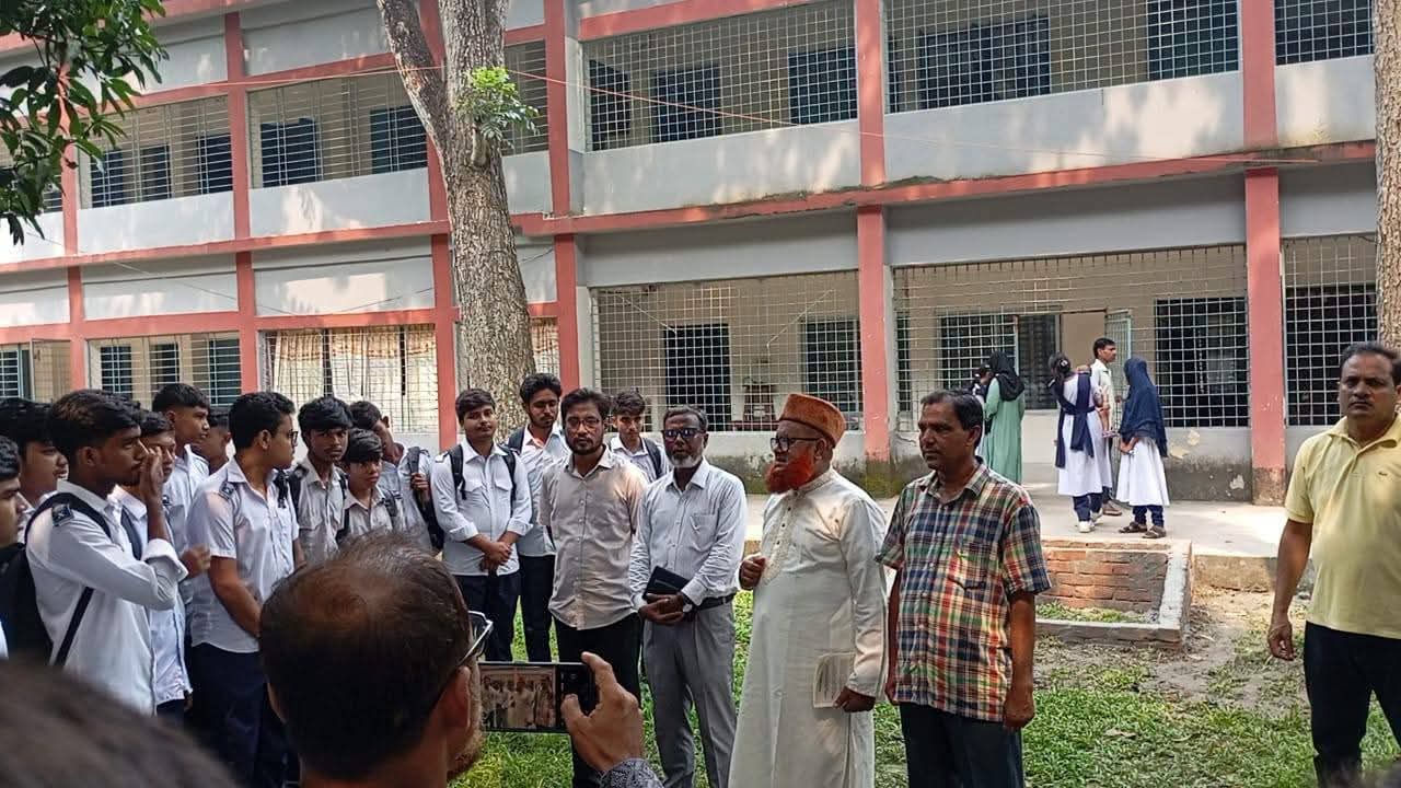 কোটচাঁদপুরে শিক্ষার মানোন্নয়ন ও আধুনিক শিক্ষাব্যবস্থা নিয়ে এমপি মতিয়ার রহমানের মতবিনিময়