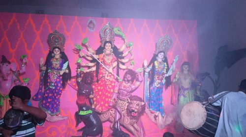 মহেশপুরের সোলেমানপুর সর্বজনীন দুর্গা মন্দিরে শারদীয় দুর্গোৎসব ঘিরে ধর্মীয় উৎসবের আমেজ