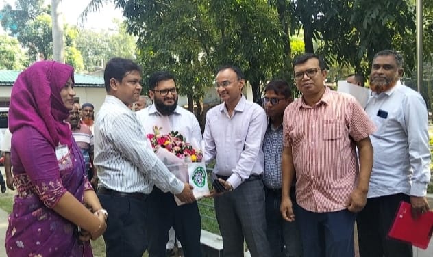 কালিয়াকৈরে নারীদের সেনেটারি ন্যাপটিন হাইজিনের জন্য ভেন্ডিং মেশিন উদ্বোধন