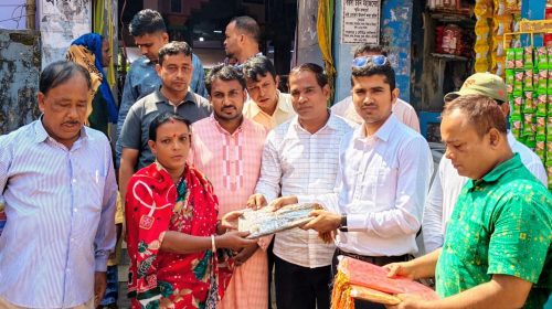 শারদীয় দুর্গাপূজা উপলক্ষে মহালছড়িতে প্রধানমন্ত্রীর ত্রাণ তহবিলের শাড়ি বিতরণ