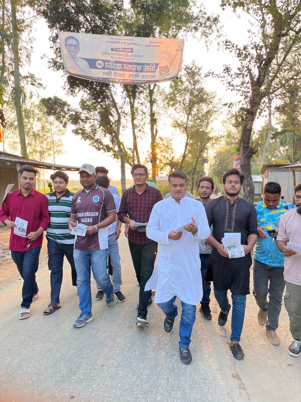 ধানের শীষের বিজয়ে ভুল্লী উপজেলাতে কেন্দ্রীয় ছাত্রদলের দায়িত্ব প্রাপ্ত সমন্বয়কদের ব্যাপক গণসংযোগ