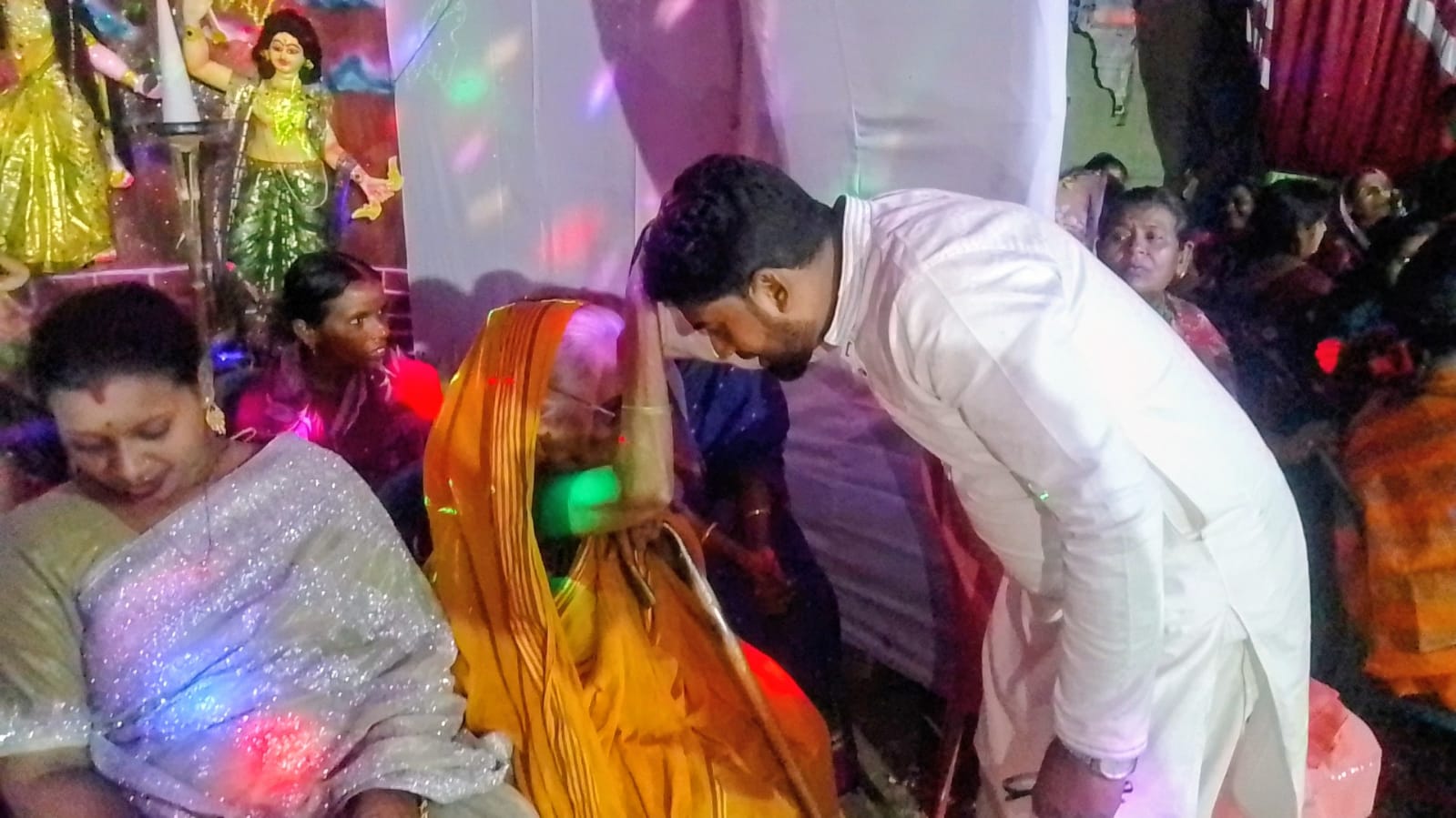 মায়েদের আশীর্বাদ ও ভালোবাসায় সিক্ত বিএনপি নেতা রেজাউল ইসলাম রেজা ঢালী