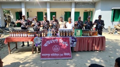দেওয়ানগঞ্জে ২১৫ বোতল ভারতীয় মদ জব্দ