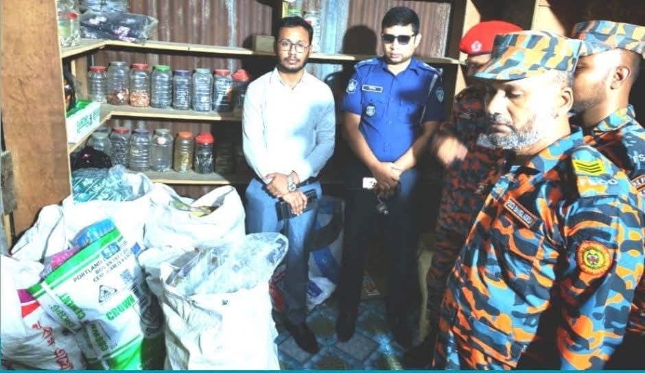 হাজীগঞ্জে ভ্রাম্যমান আদালতের বিপুল পরিমাণ নিষিদ্ধ জাল জব্দ