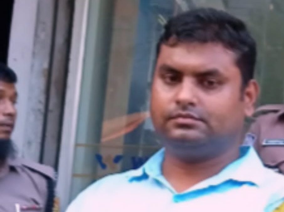 রাজউক পরিদর্শক মেহেদী হাসানের বিরুদ্ধে ‘নোটিশ বাণিজ্যের’ অভিযোগ