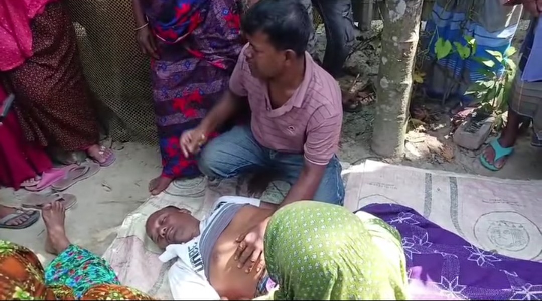 শালিখায় জমি নিয়ে বিরোধ: বড় ভাইয়ের লাঠির আঘাতে ছোট ভাই নিহত