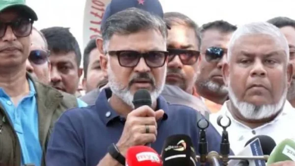 একটি রাজনৈতিক দলের সাধারণ সম্পাদকের ৭০০ অটোরিকশা: ডিএনসিসি প্রশাসক